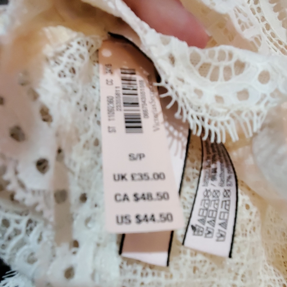 40% OFF 4+ BUNDLES CLOSET CLOSING! - Picture 7 of 8